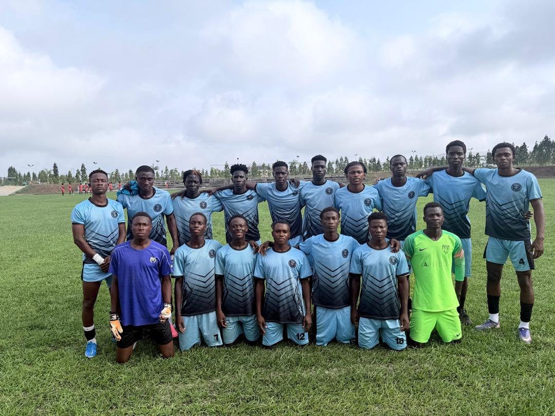 Groupe de joueurs Cadets et Juniors de MEA FC